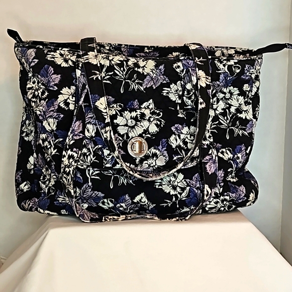 Vera Bradley Handbags - Vera Bradley Grand Tote Bag EUC